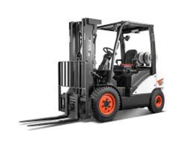 Rental store for forklift 5000lb low clearance propane in Vancouver BC